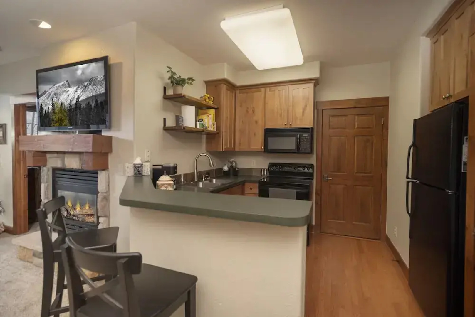 Palomino At Kicking Horse 2 Bedroom Cabin by Redawning