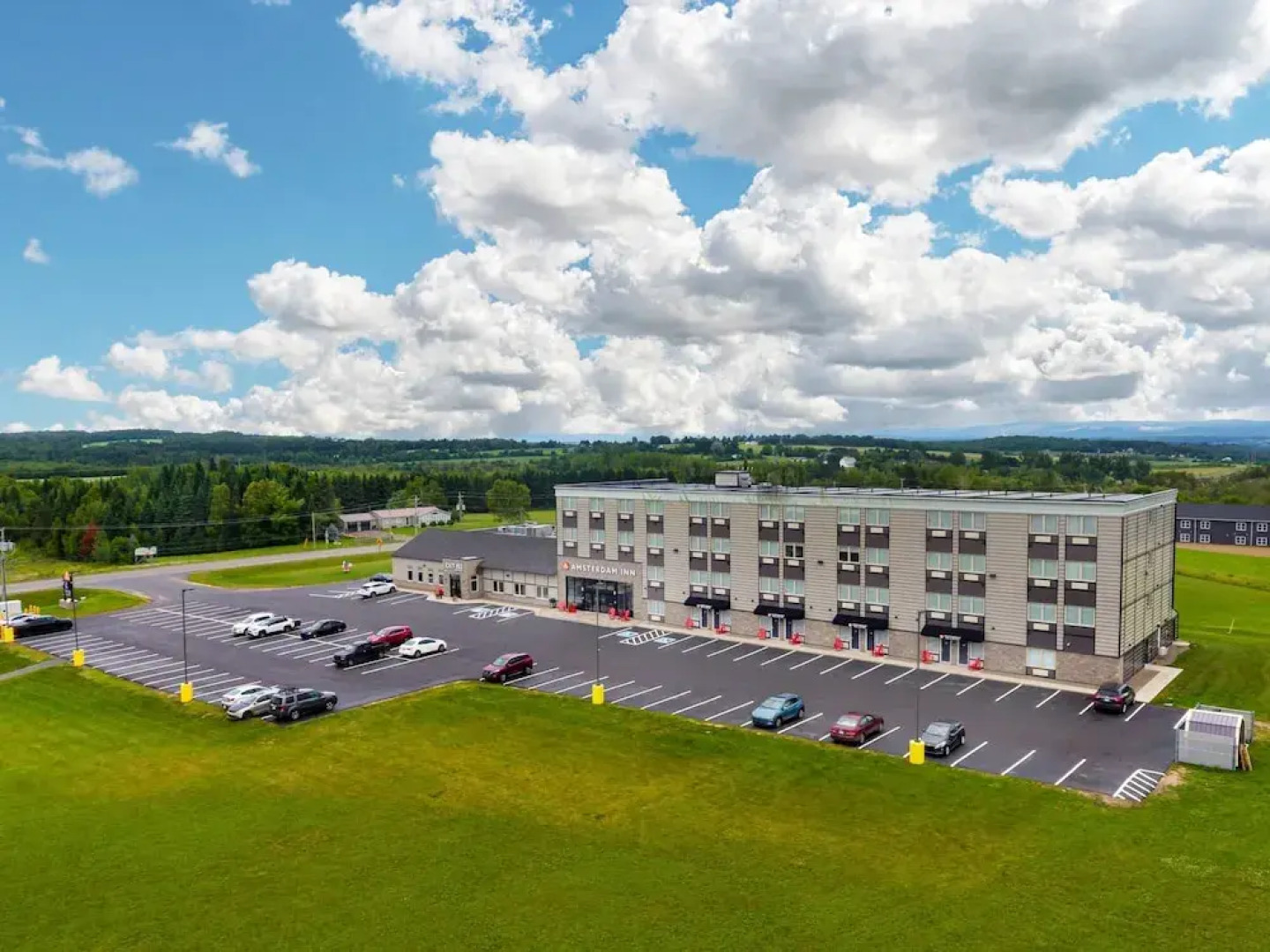 Amsterdam Inn & Suites, an Ascend Collection Hotel