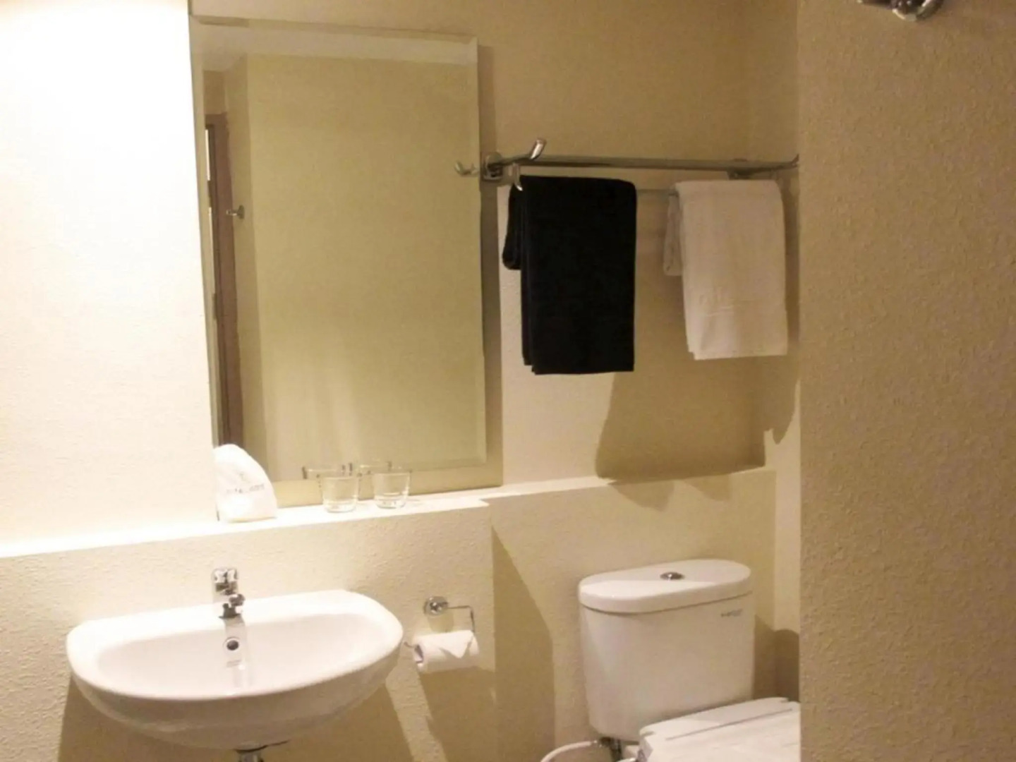 Nite and Day Batam Jodoh Square