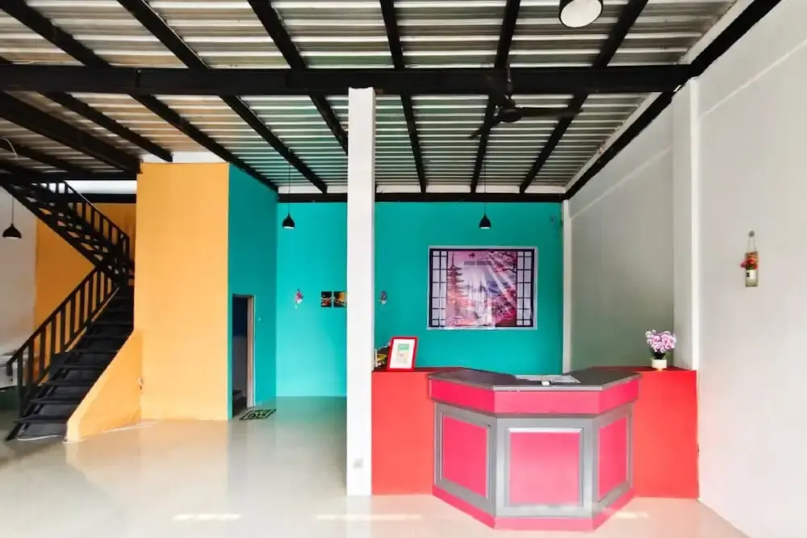 TwoSpaces Living at Bypass Homestay, Mojokerto