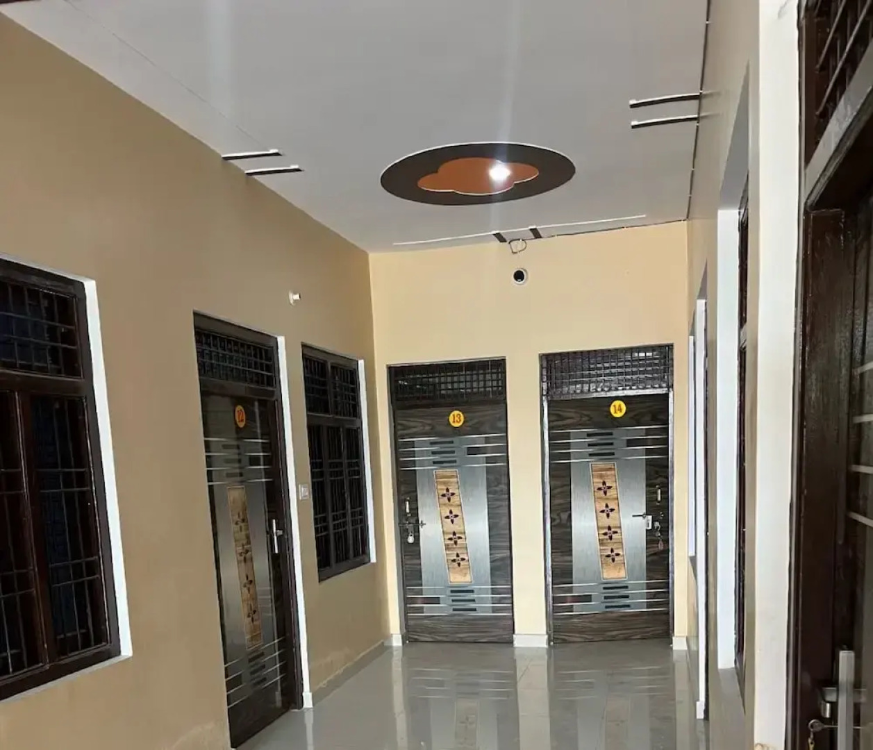 Goroomgo Shree Raj Homestay Ayodhya