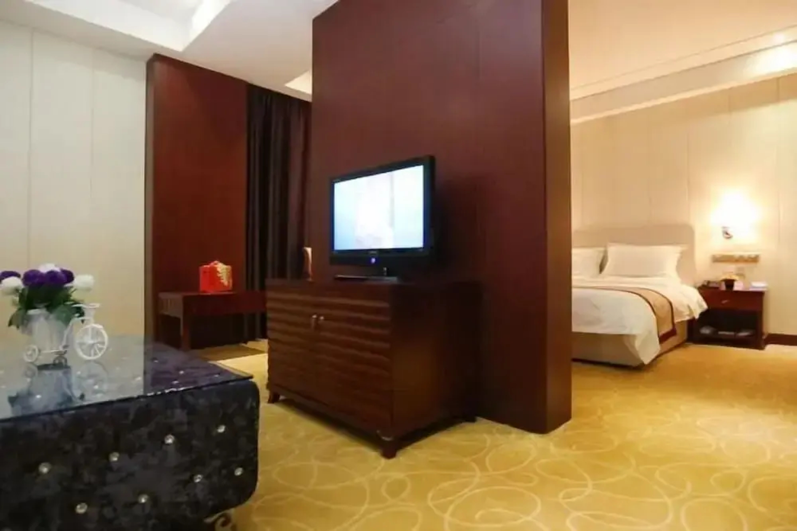 Xining Xibai Hotel