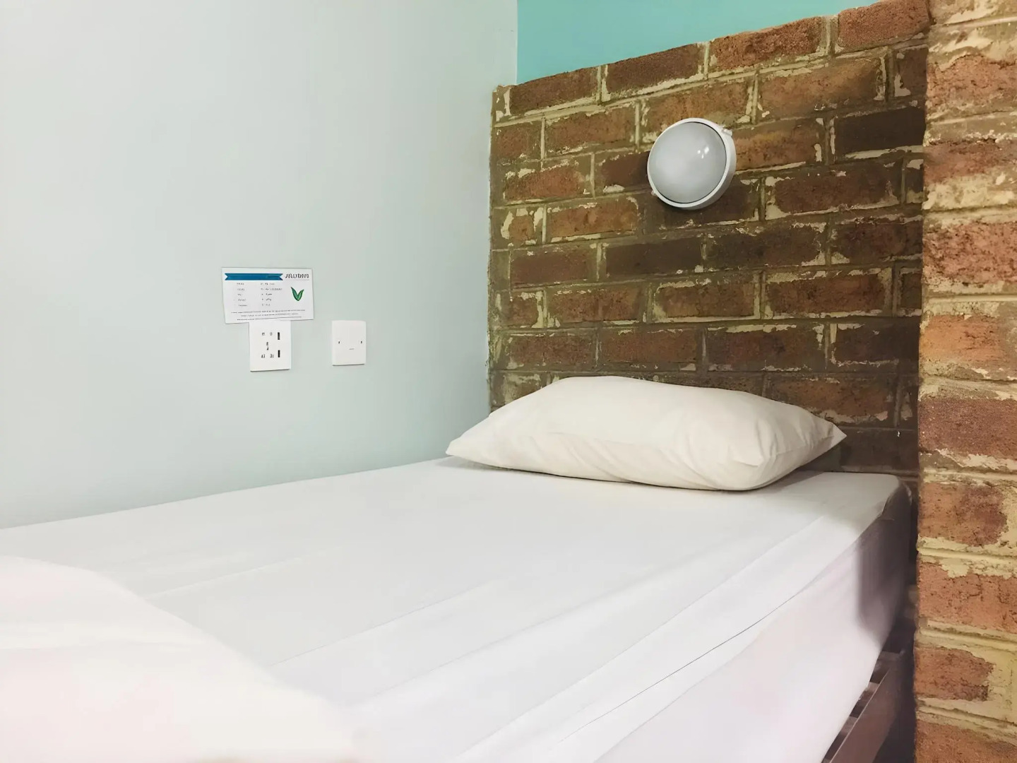 Jollyboys Backpackers