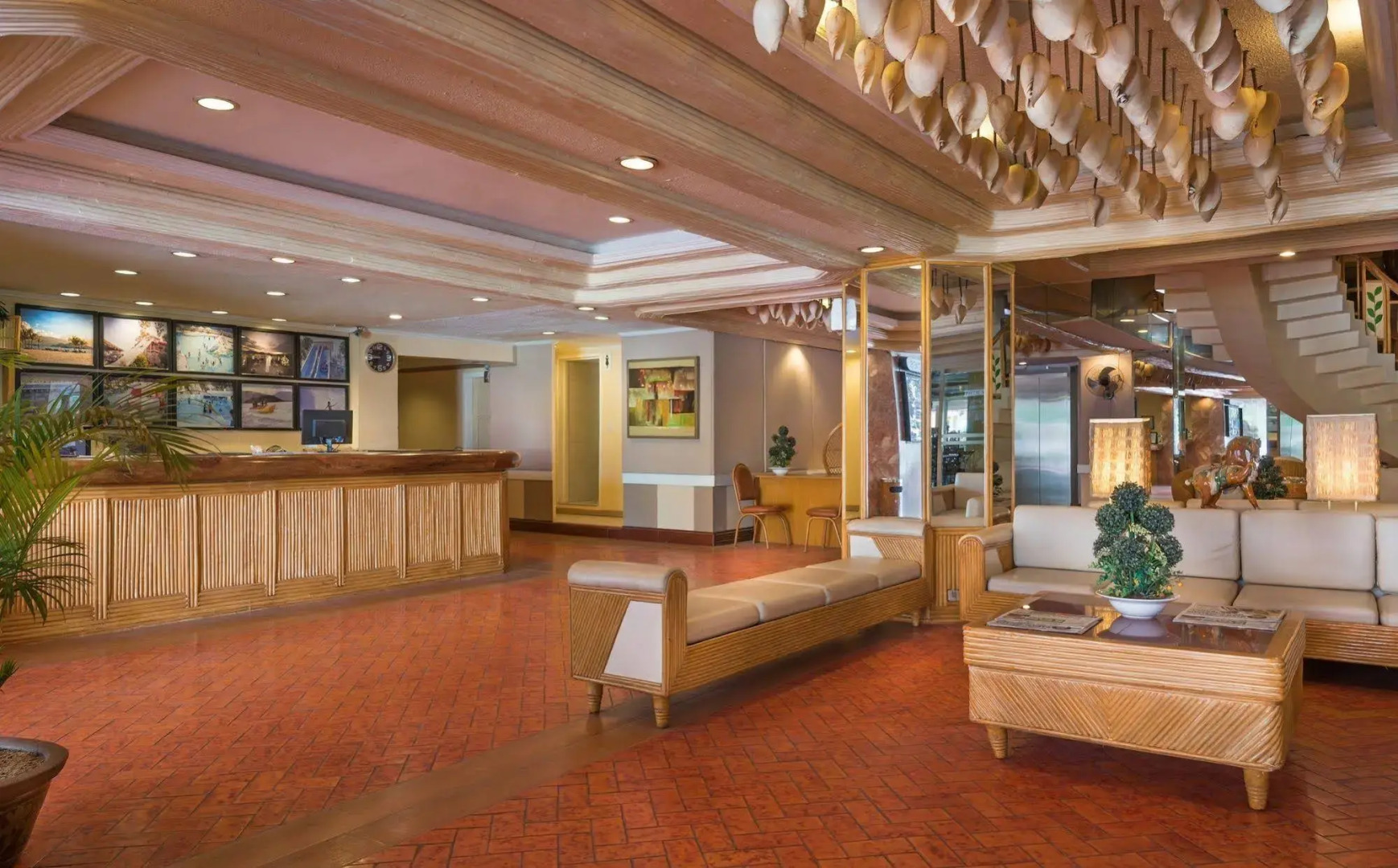 White Rock Waterpark and Beach Hotel