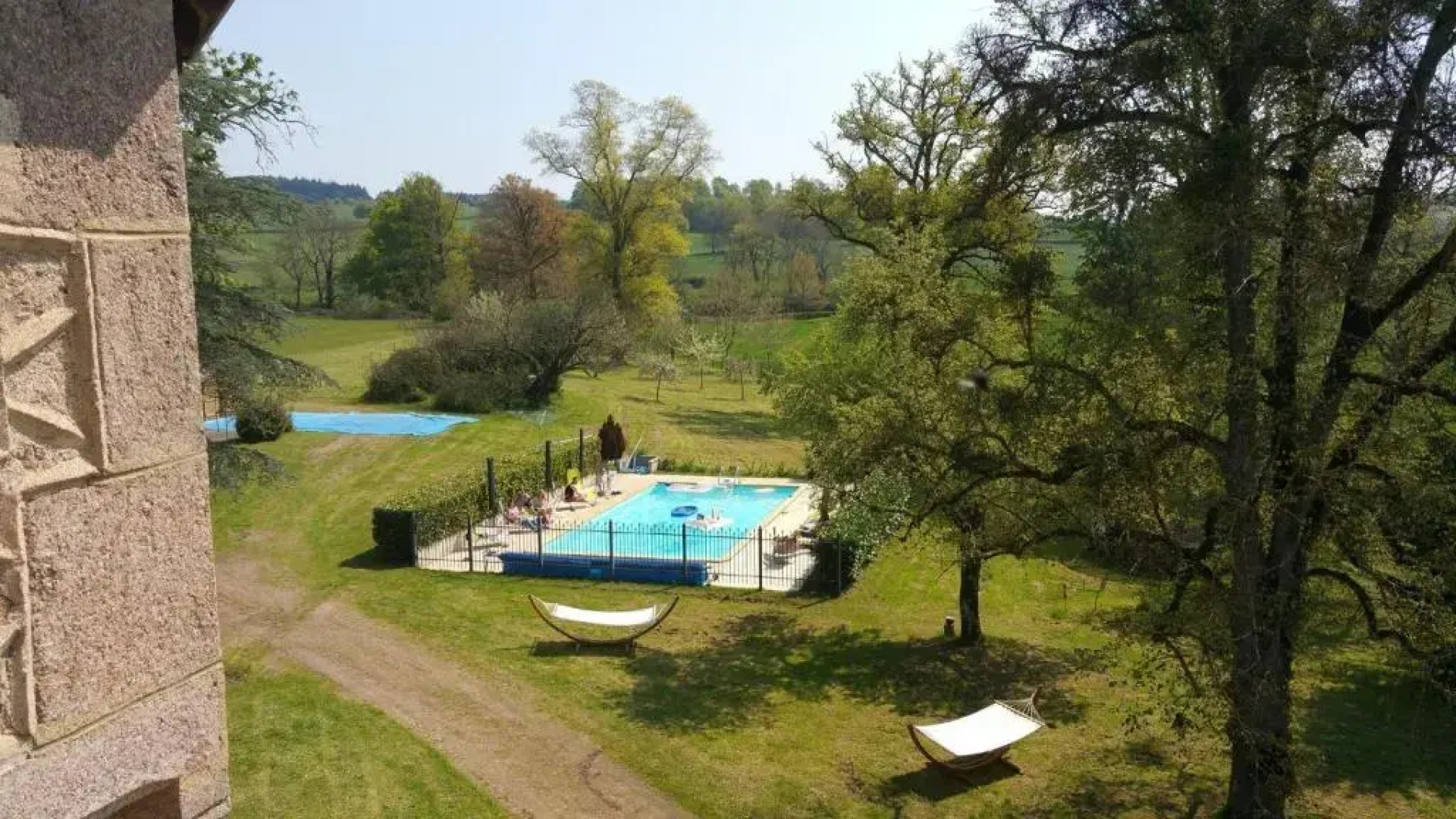 Château de Bussolles & 2 gîtes