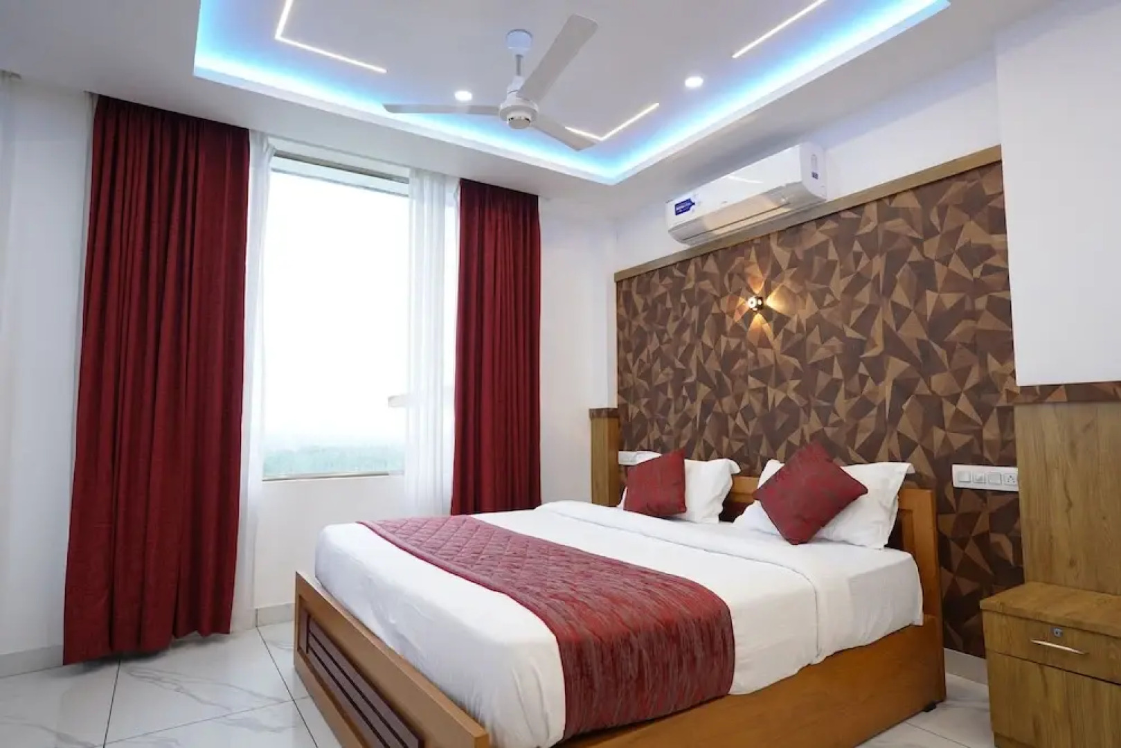 Parassini Tourist Home