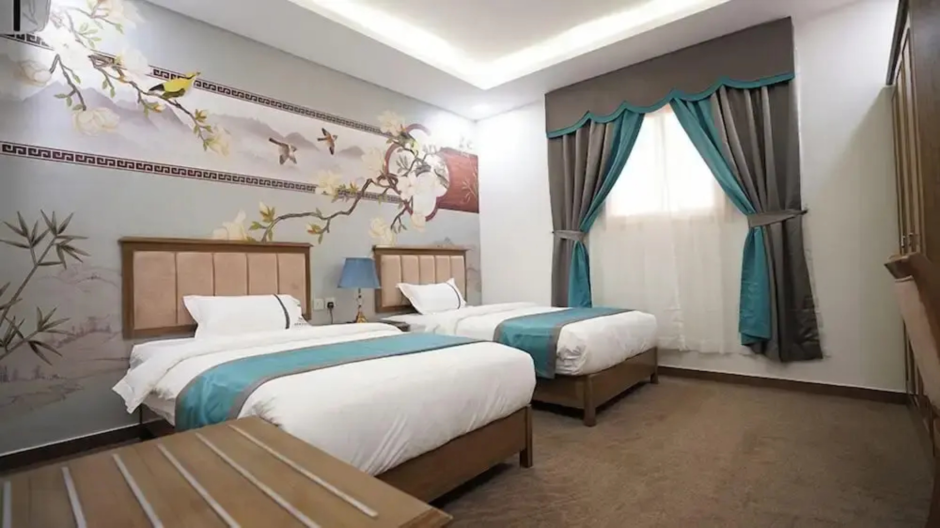 Seasons hotel suites