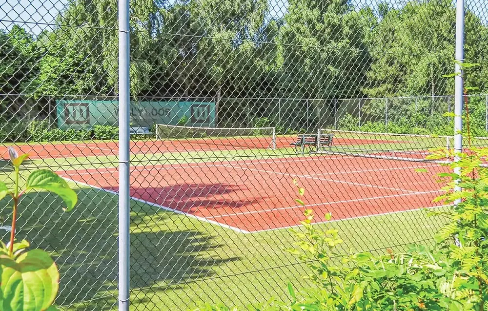 Stunning Home in Vlagtwedde With Wifi, 4 Bedrooms and Indoor Swimming Pool