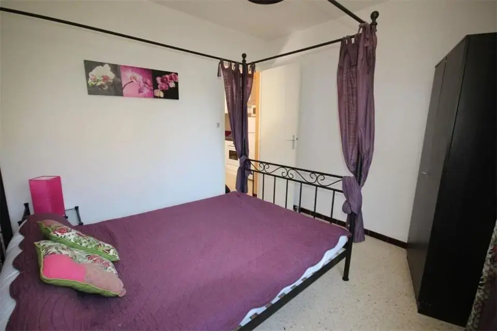 80m de la plage Appartement au rdc d'une maison 1 chambre 4 couchages cour LXRV9B