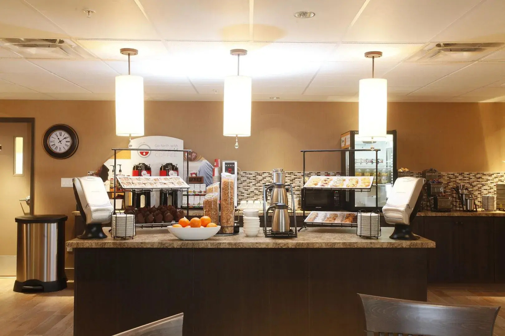 Pomeroy Inn & Suites at Olds