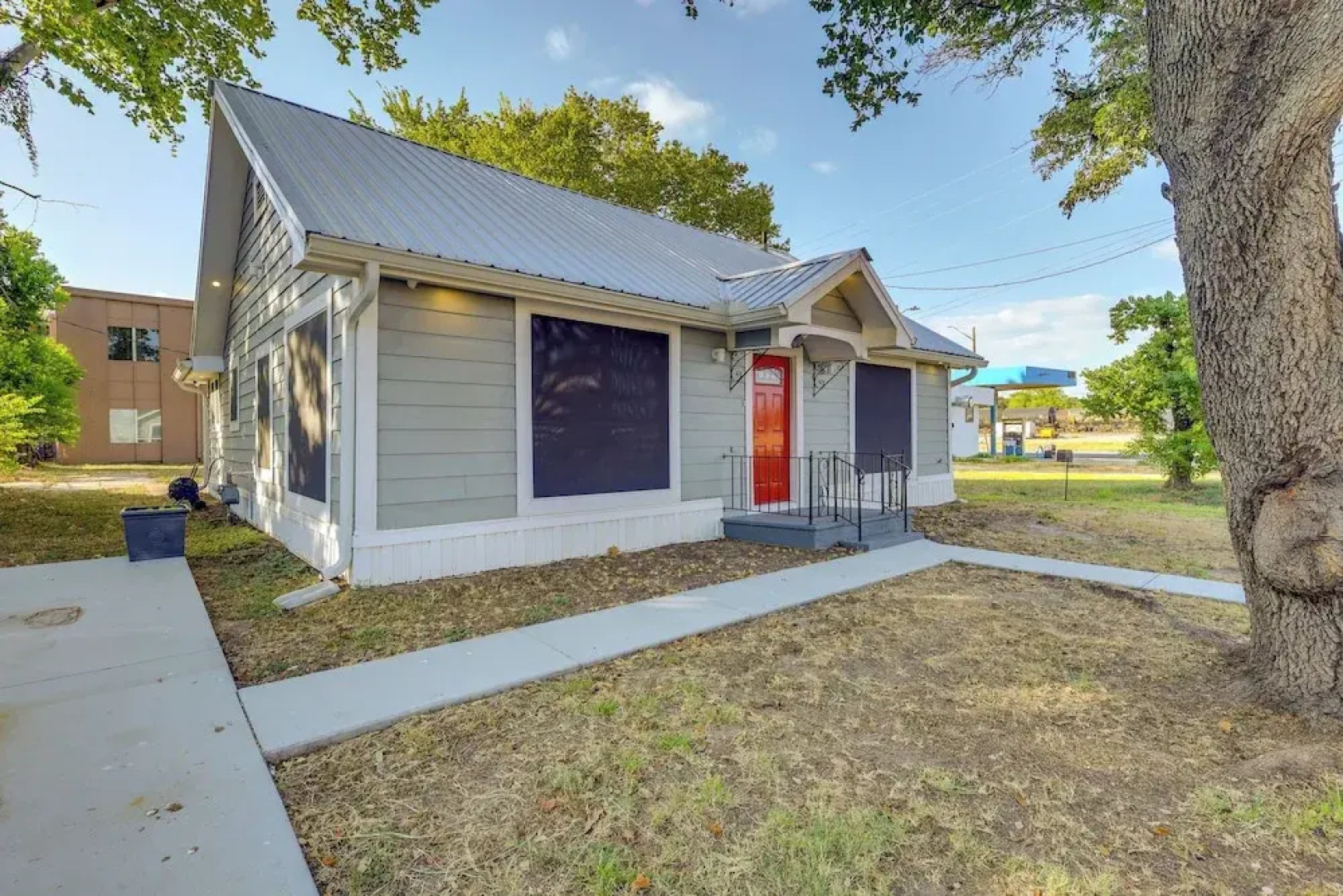 Sunny Hearne Home Near Universities!