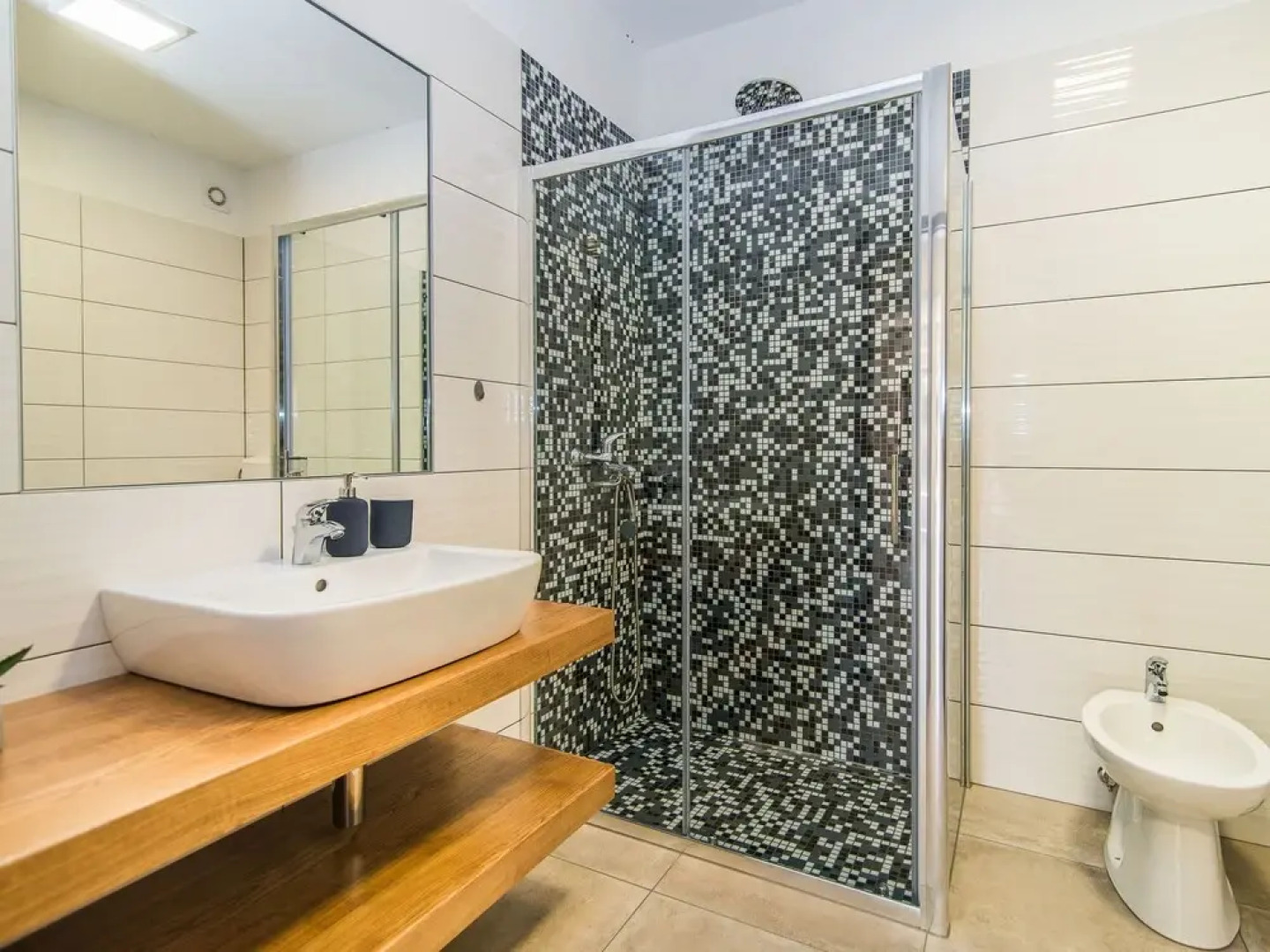 House With Private Pool For 10 People Surrounded By Vineyard In A Quiet Location