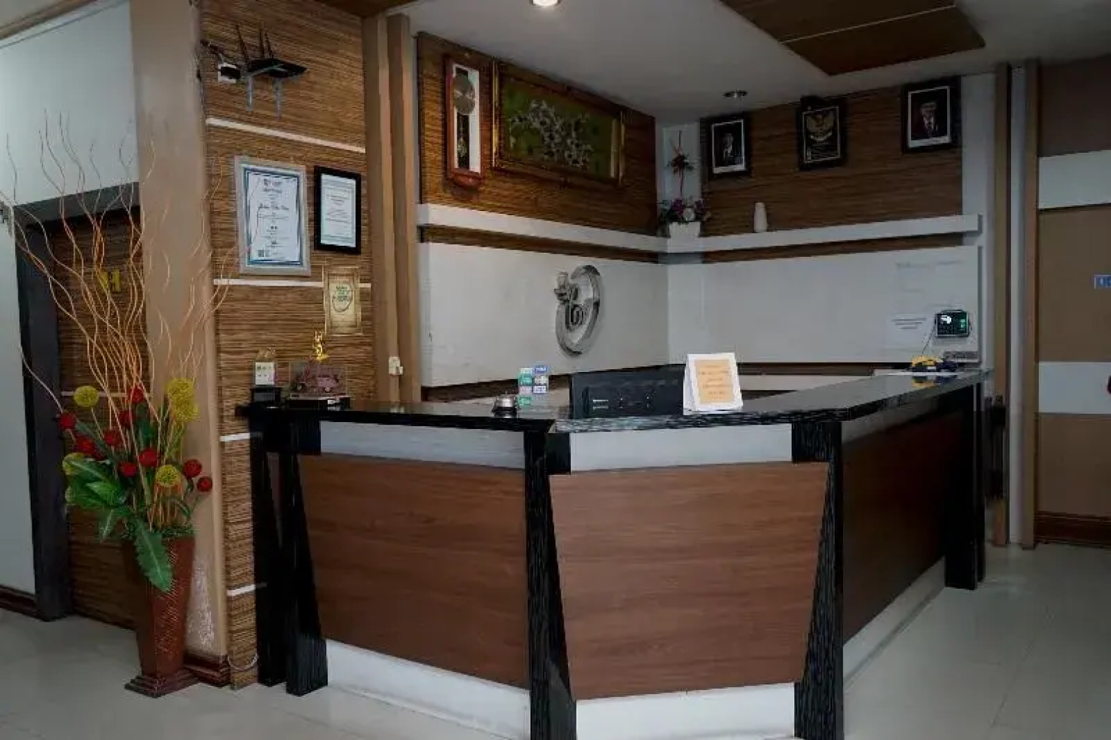 Oyo 629 Grand Vella Hotel