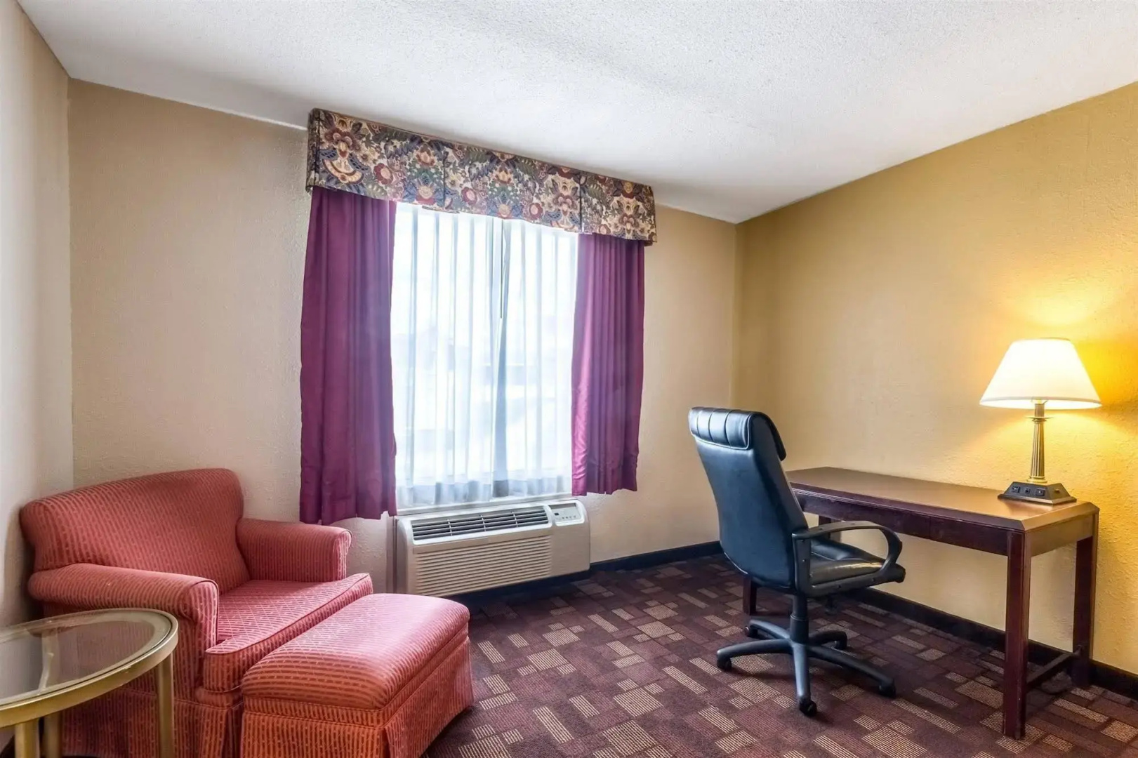 Econo Lodge Inn & Suites Chambersburg Central
