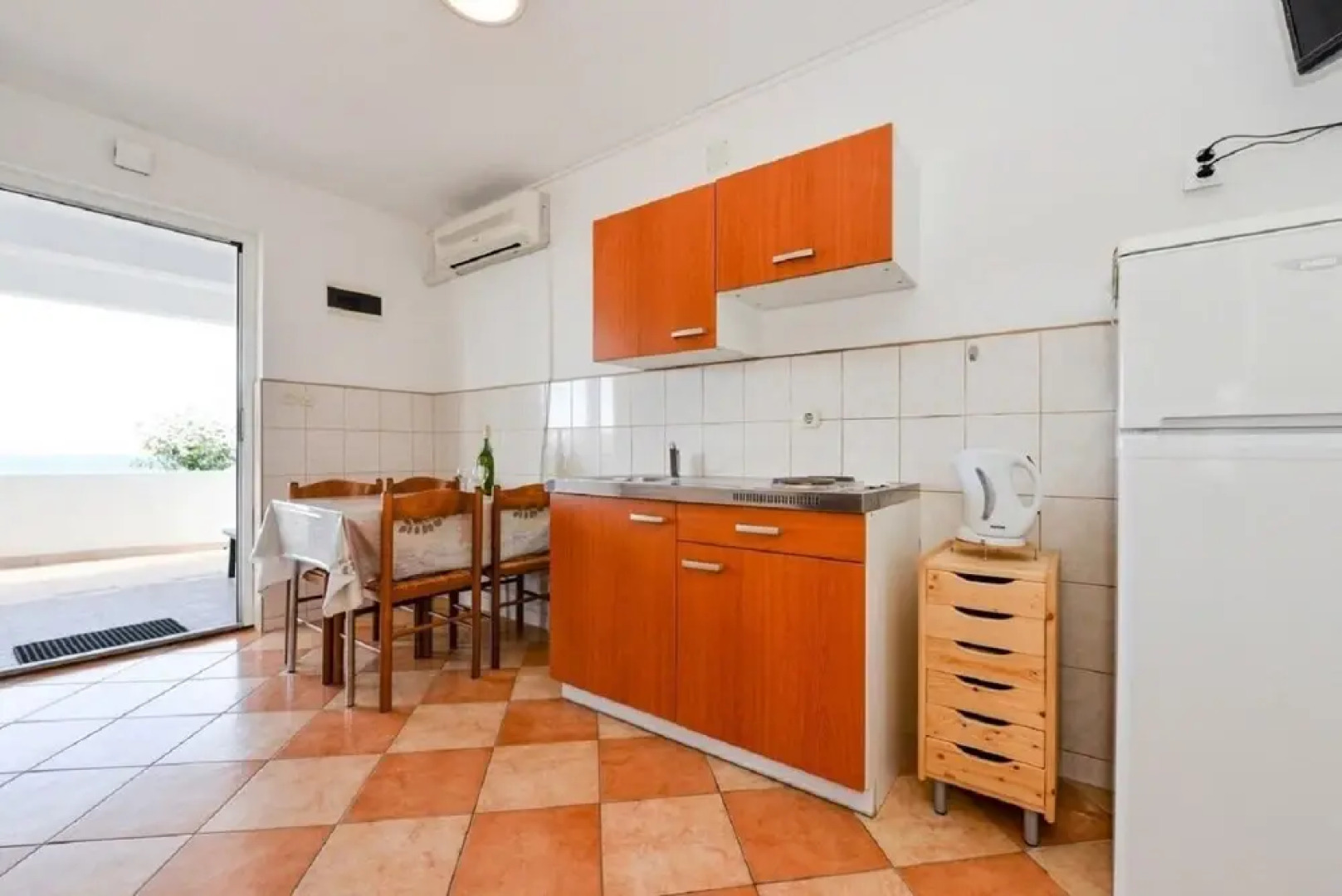 Edi - Amazing Location by the sea - A3