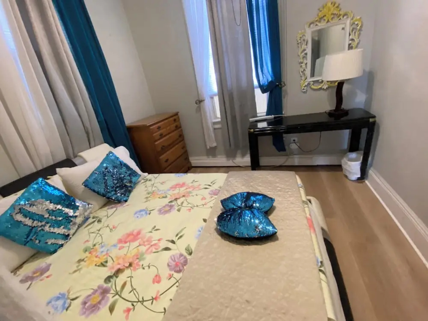 Charming 2 Bedrooms apt One Step to NYC