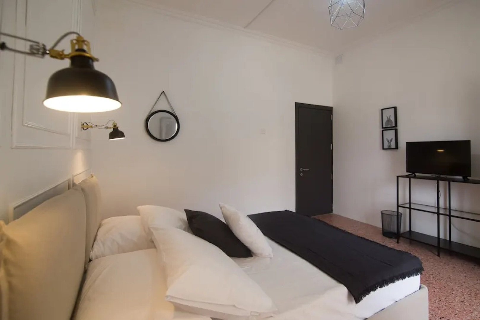 The Burrow City Rooms (Homestay)