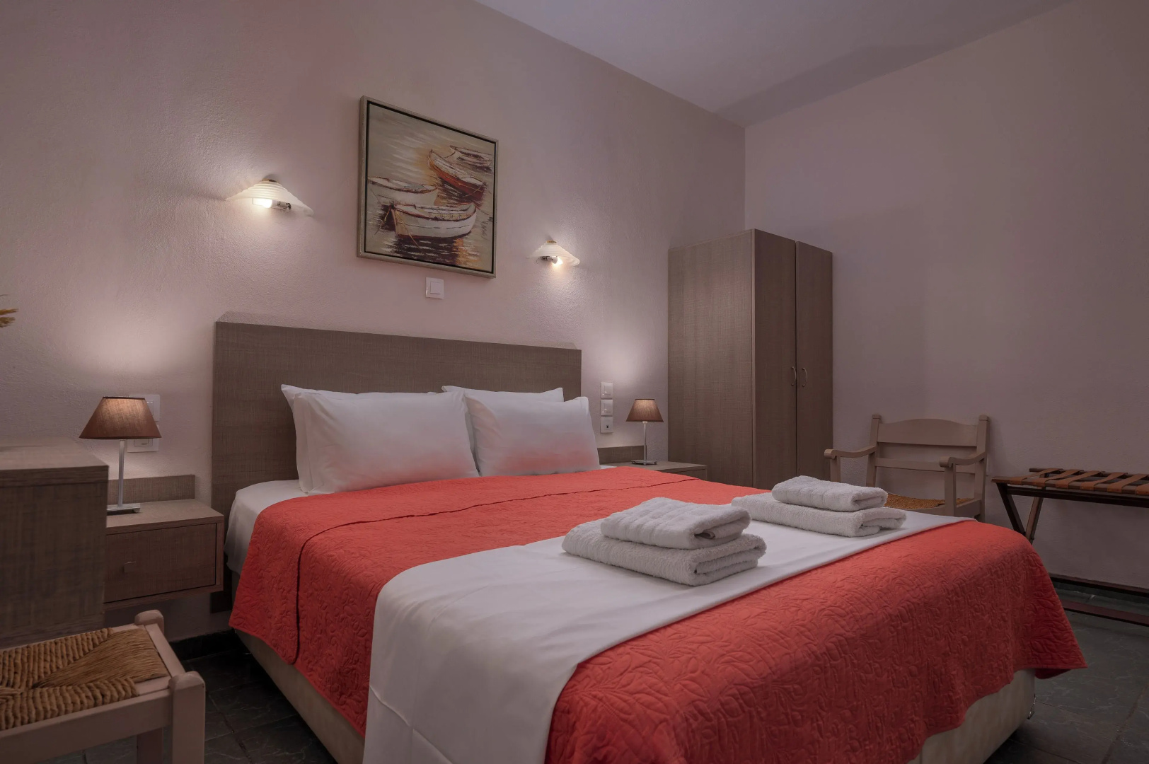 Agnanti Hotel & Apartments
