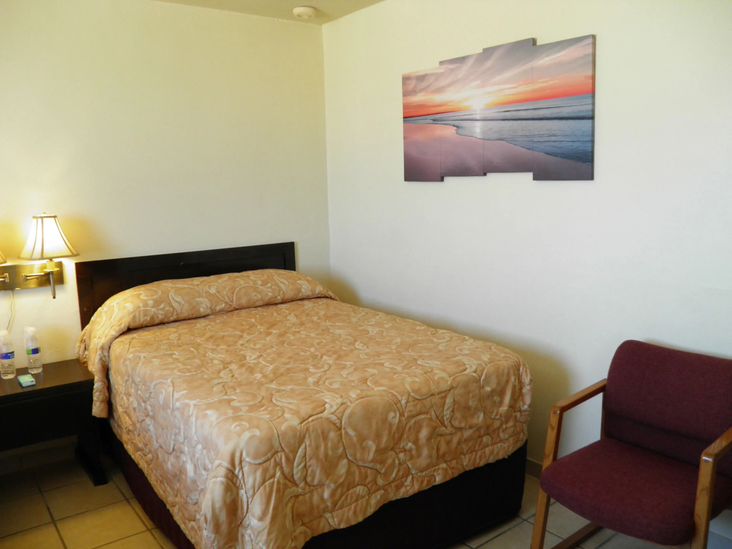 Seaside Hotel & Victor's RV Park