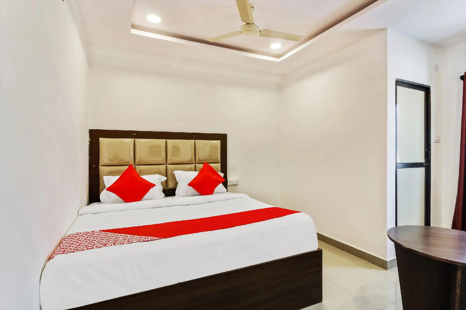 OYO 40807 Hotel  VSR International