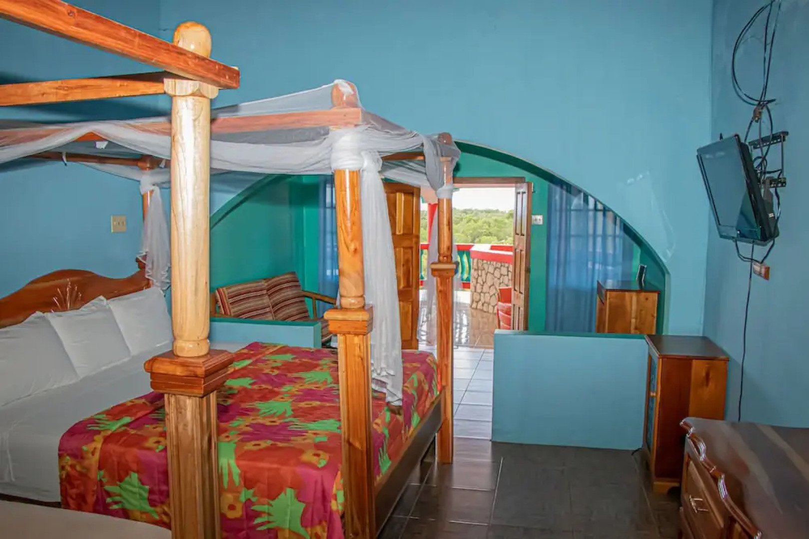 Haley's Paradise at Blue Hole