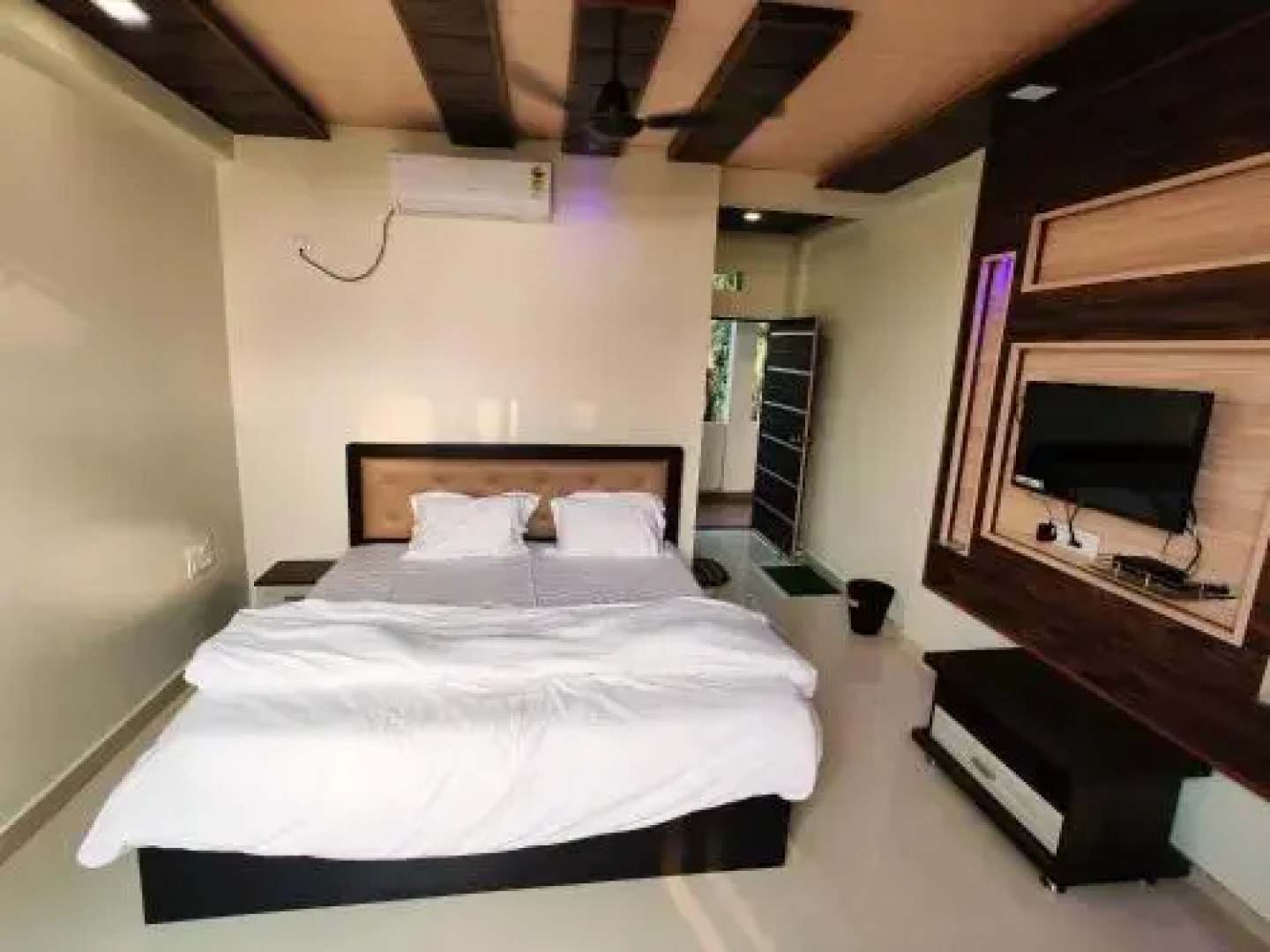 Happy Day's Diveagar