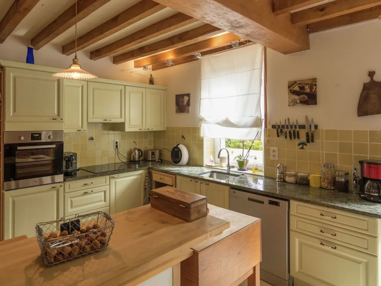 Detached villa with heated private swimming pool, jacuzzi and beautiful views