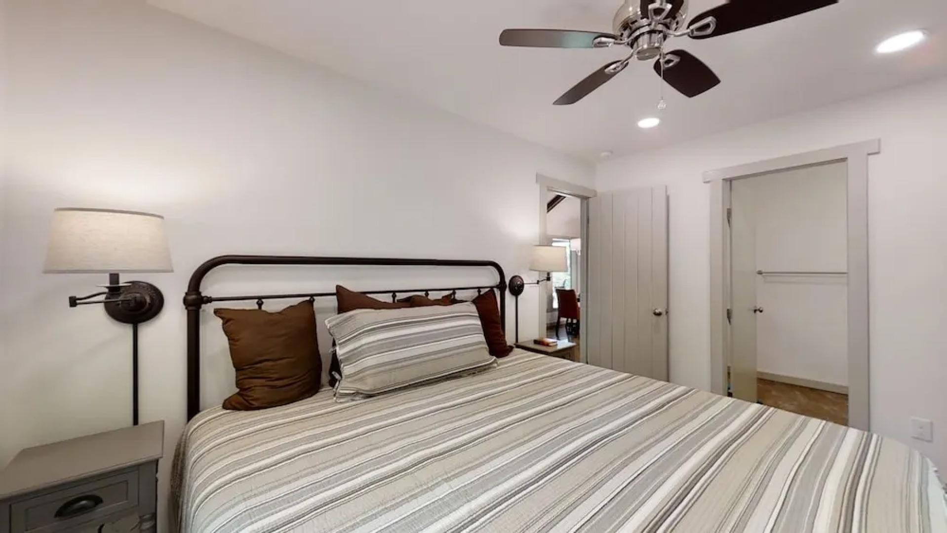 Happy Camper 1 Bedroom Cottage by RedAwning