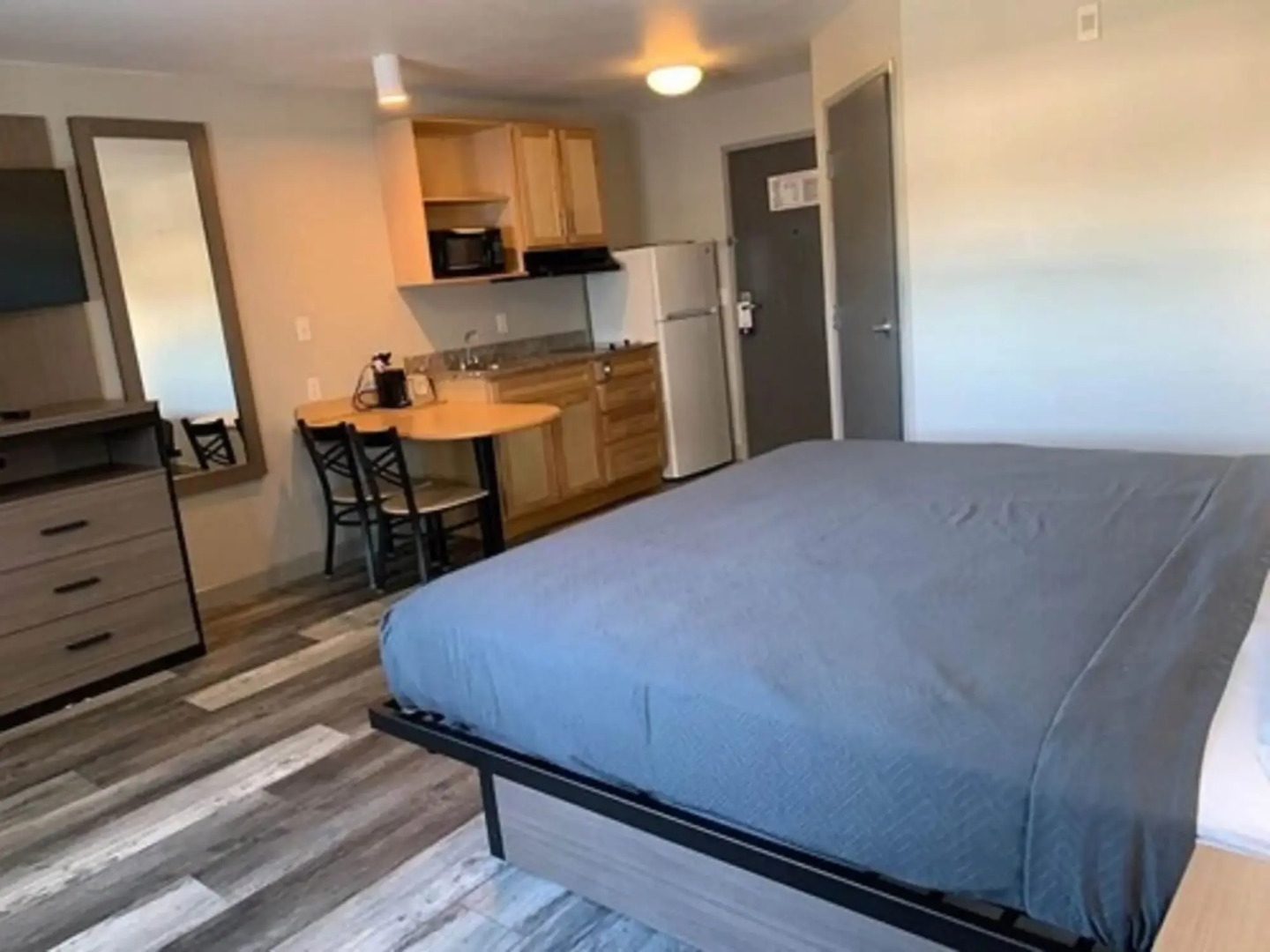 Suburban Studios near Panama City Beach