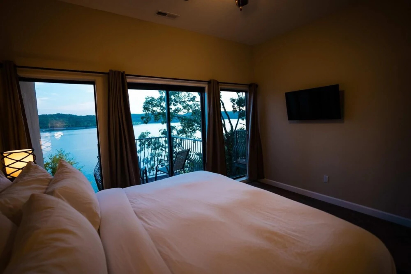 2 Bedroom Lake View Villa - Unit 101