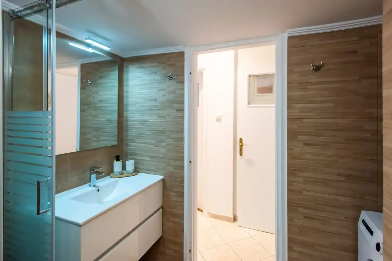Blue Ark Boho Stay at Acropolis