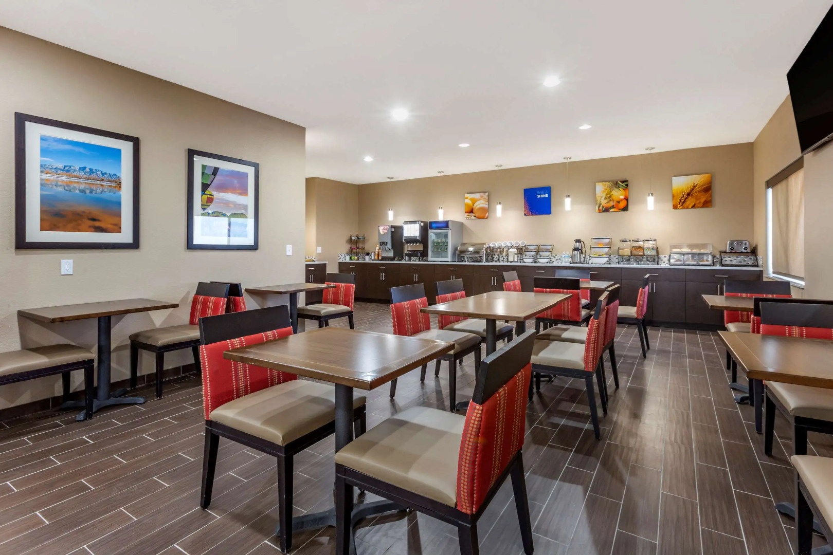 Comfort Inn & Suites Alameda at Albuquerque Balloon Fiesta Park