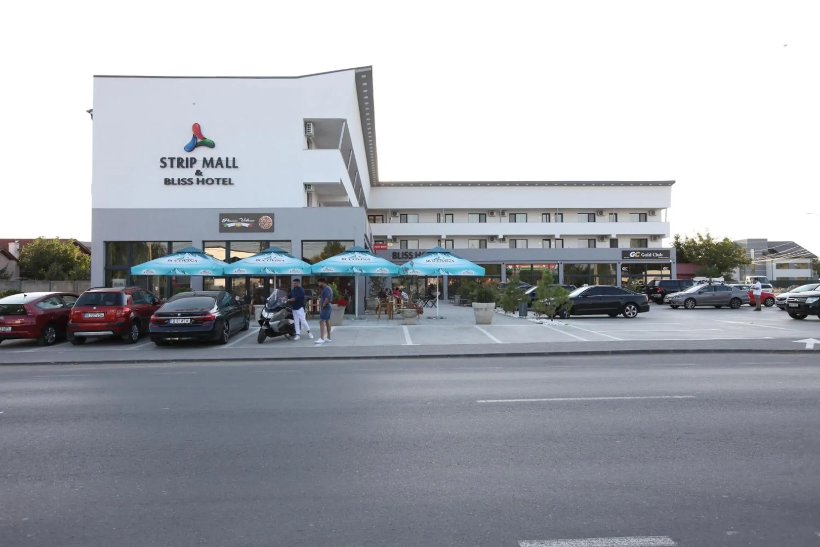 Bliss Hotel and Apartments