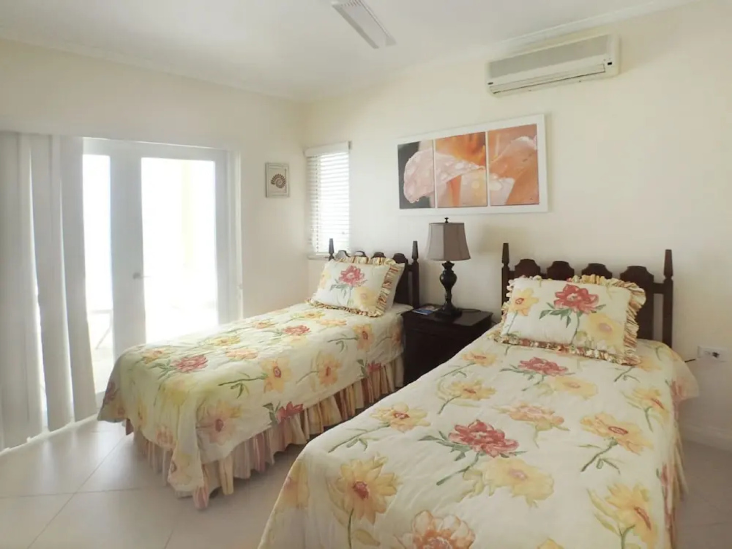 Je Suis Content, Silver Sands 3BR
