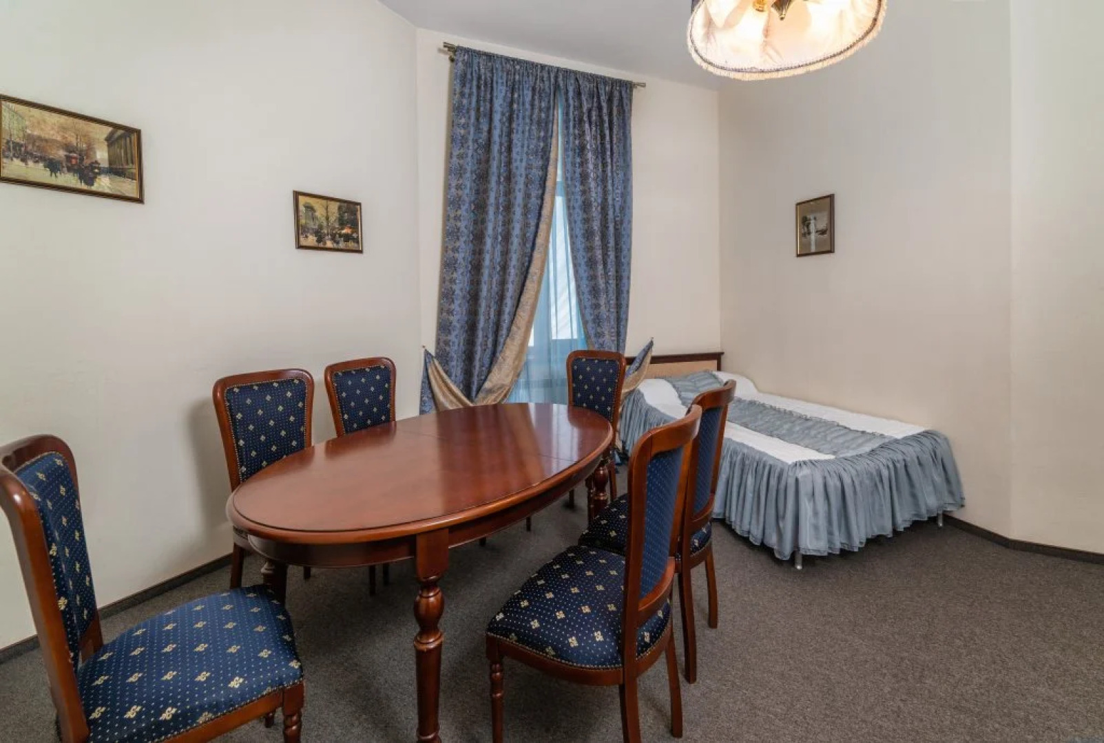 KNZS Hotel - restaurant Complex Central Park