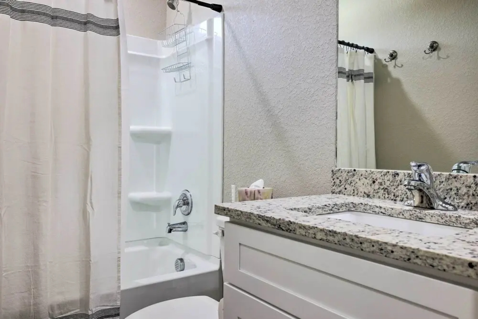 Canyon Lake Home ~ 1 Mi to Golfing & Swimming