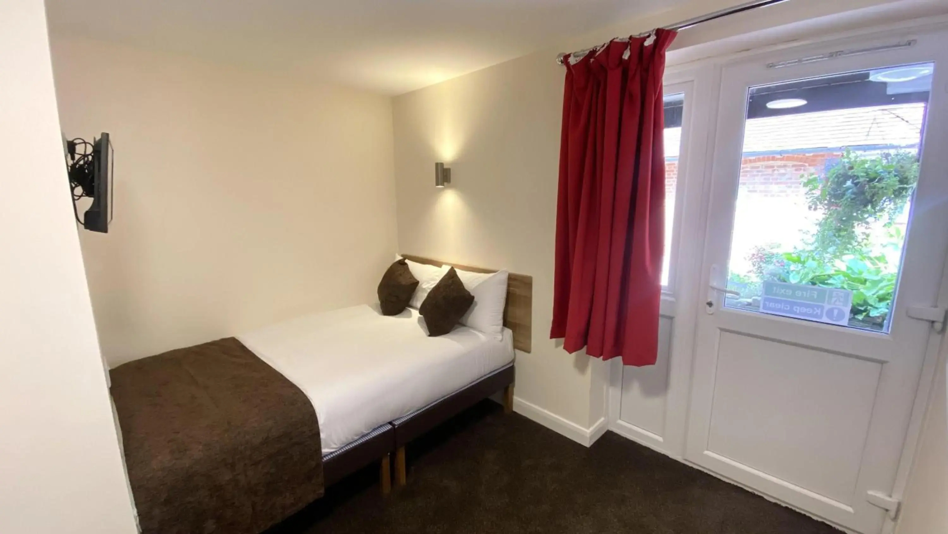 Russ Hill Hotel