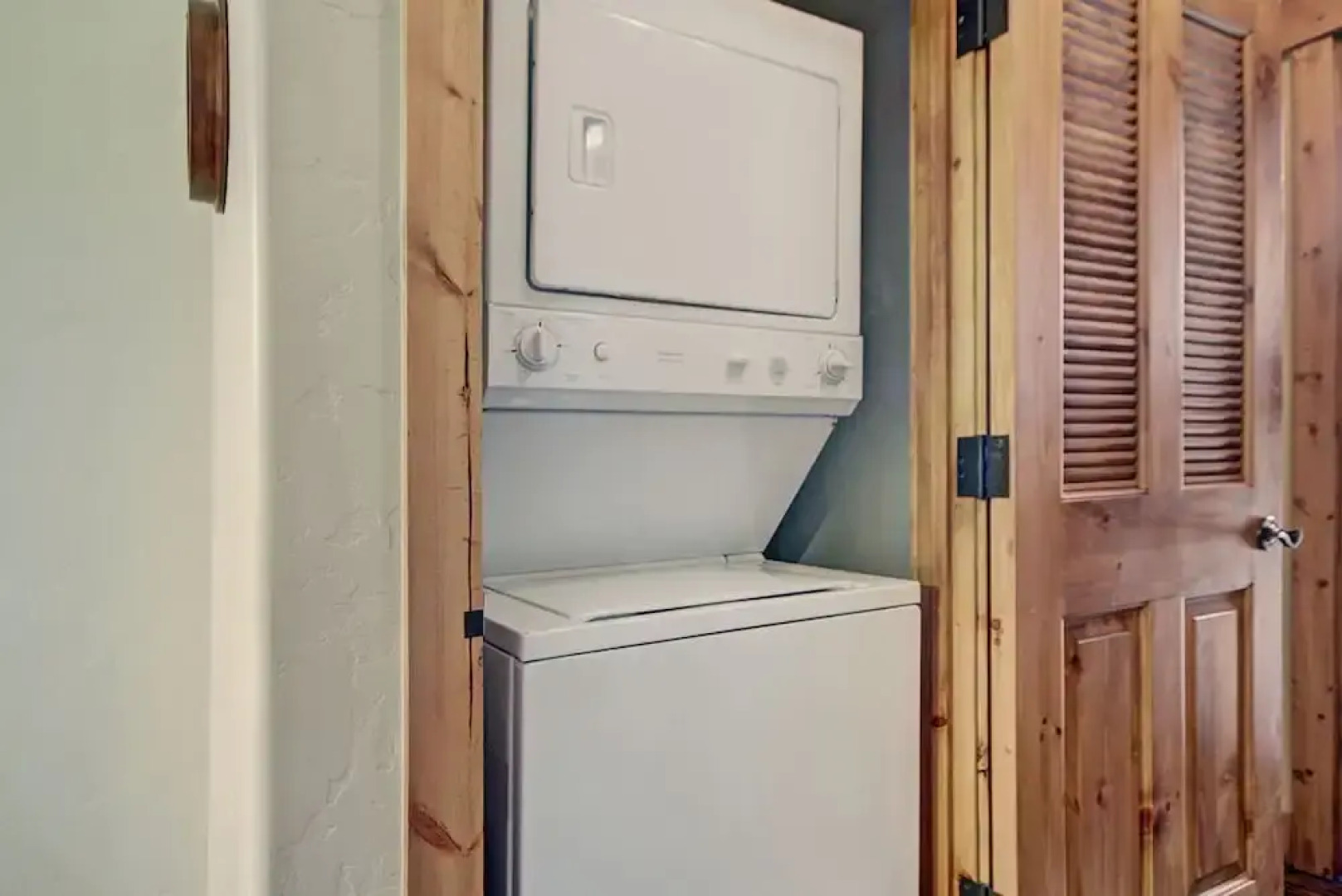 Rocky Mountain Luxury - Large Ski-in Winter Townhome 6ppl 2 Bedroom Townhouse by RedAwning