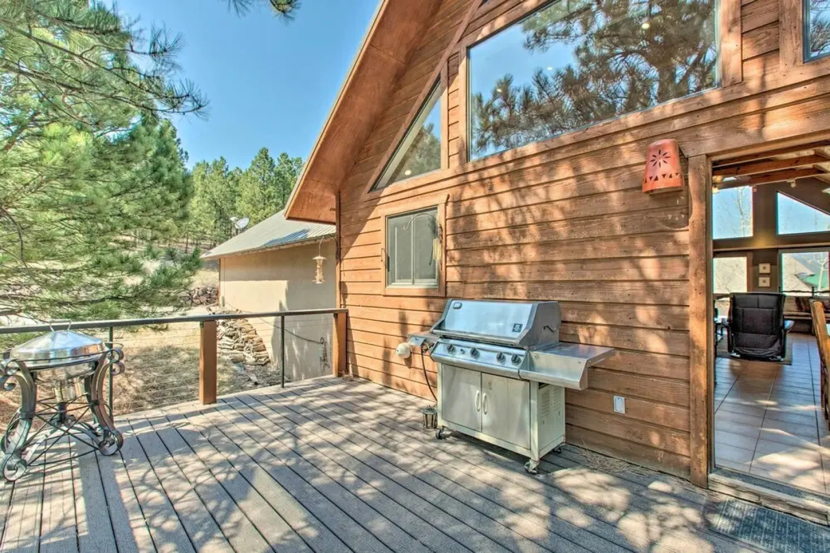 Stunning Angel Fire Cabin w/ Hot Tub & 3 Decks!