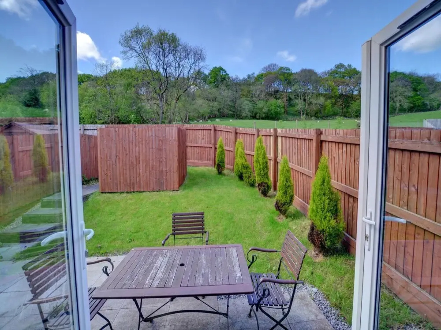 Tranquil holiday home in Swansea near Mountains