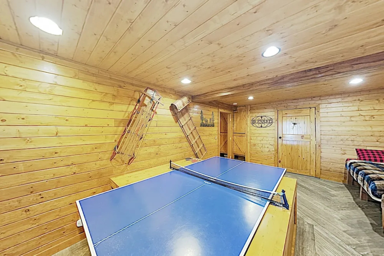 Expansive Haven W/ Fireplaces & Epic Game Room Home