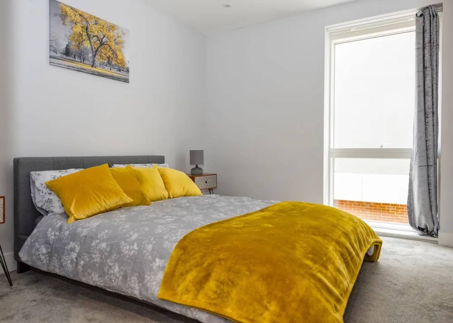 Luxury Bedford Riverside Apartment