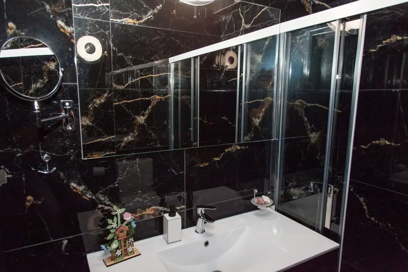 Glamorous Modern Aprt in Palaio Faliro