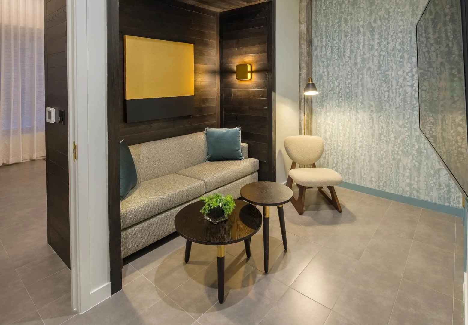 The Hi-Lo, Autograph Collection