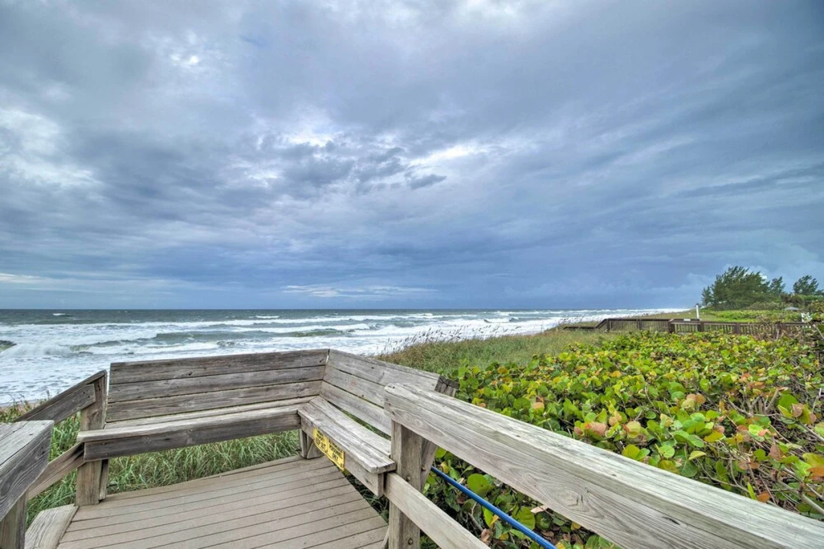 Cozy Jensen Beach Home: Pool Access, Walk to Beach