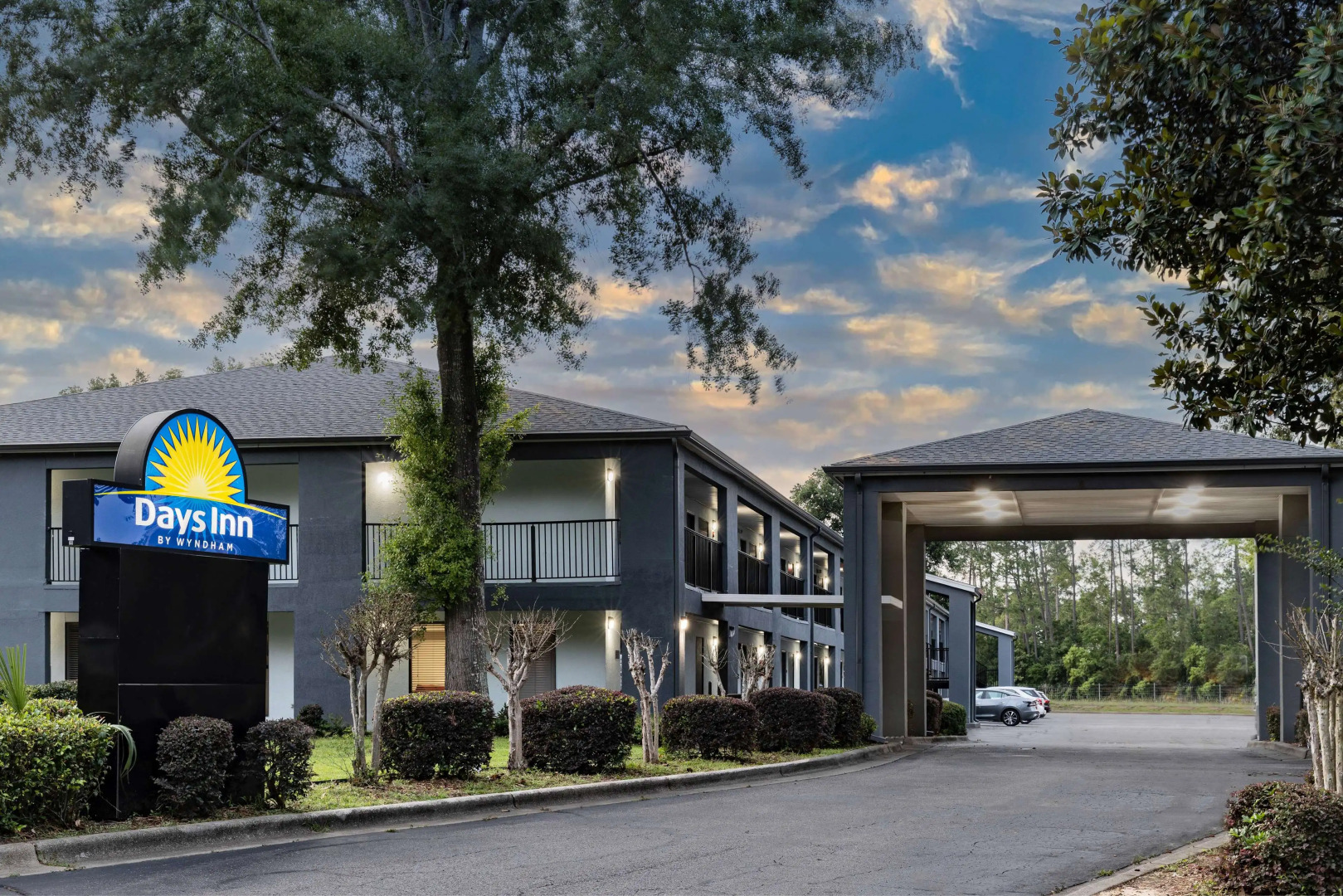 Days Inn by Wyndham Pensacola I-10