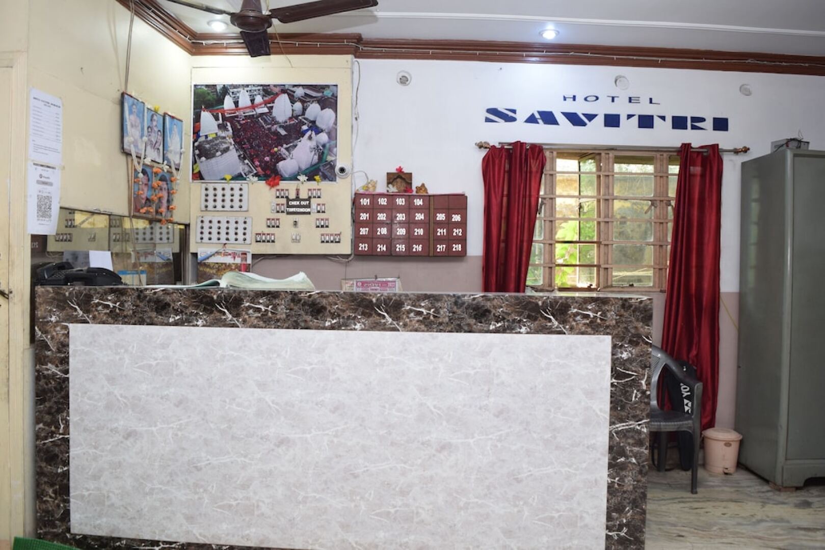 Hotel Savitri
