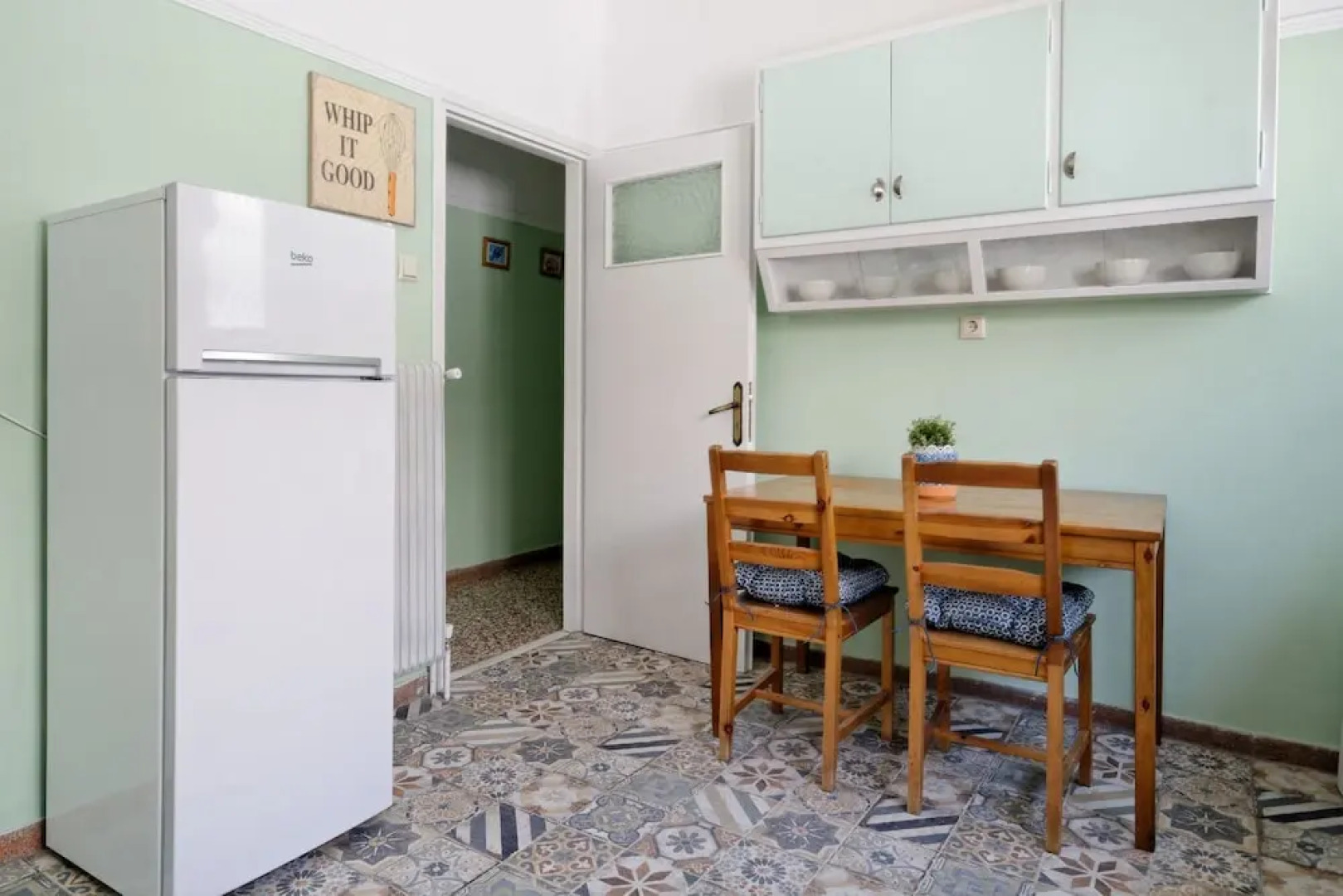 Brand new cottage house in Athens close to Stauros Niarxos foundation.