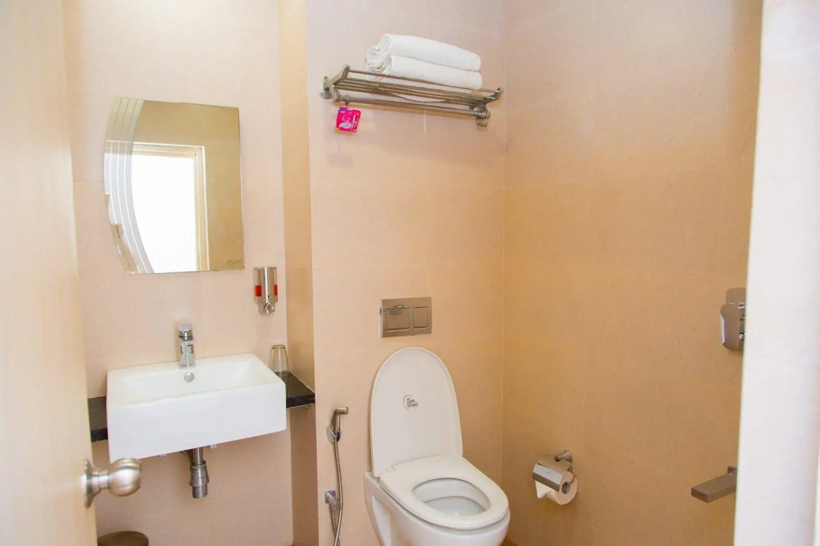 Hotel Kinnera Comforts