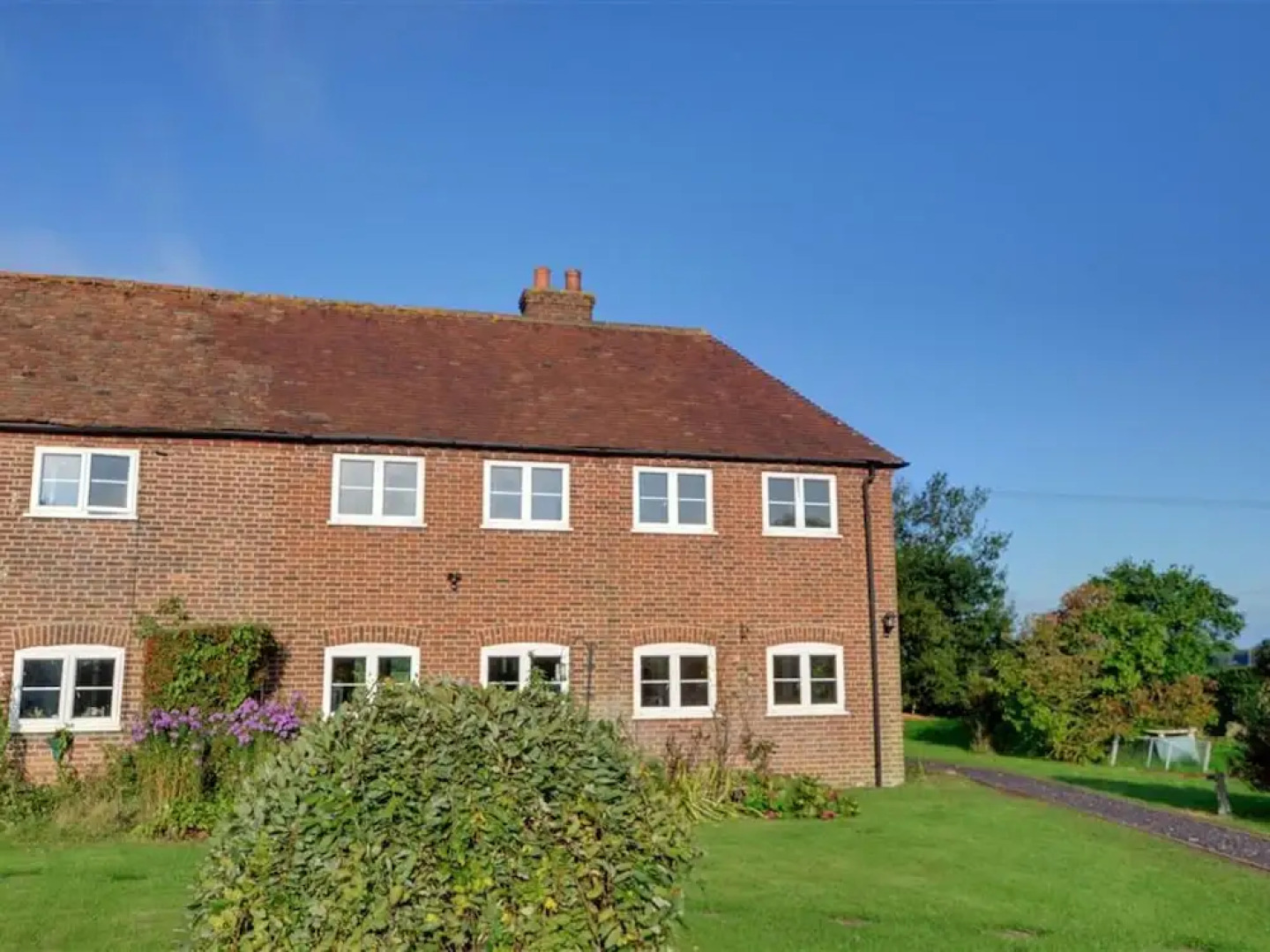 Serene Holiday Home in Hawkinge With Garden